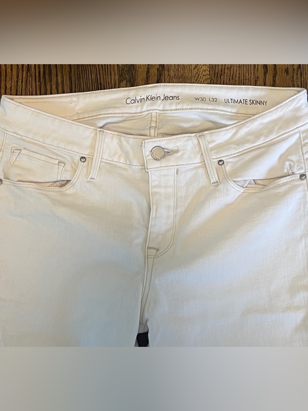 Calvin Klein Jeans Women's White Straight-Leg Jeans - Picture 2 of 9